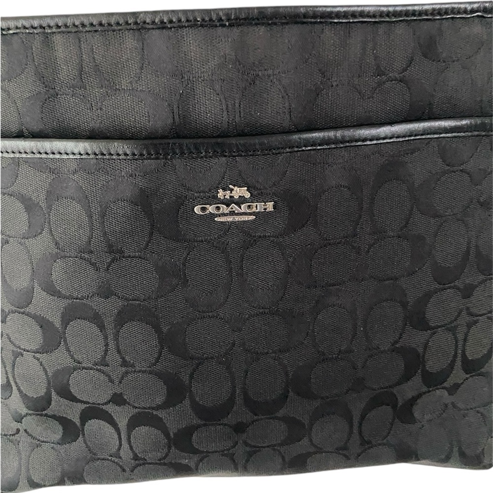 Authentic Signature Coach Crossbody.  EUC